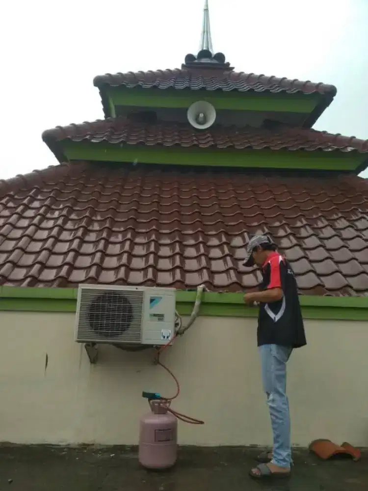 Jasa servis ac bergarasi