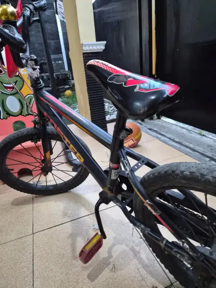 Sepeda anak bekas