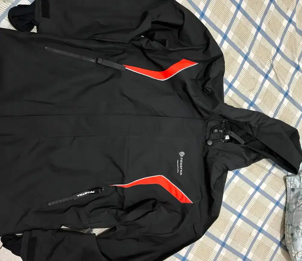 Jual jaket baru (hadiah)