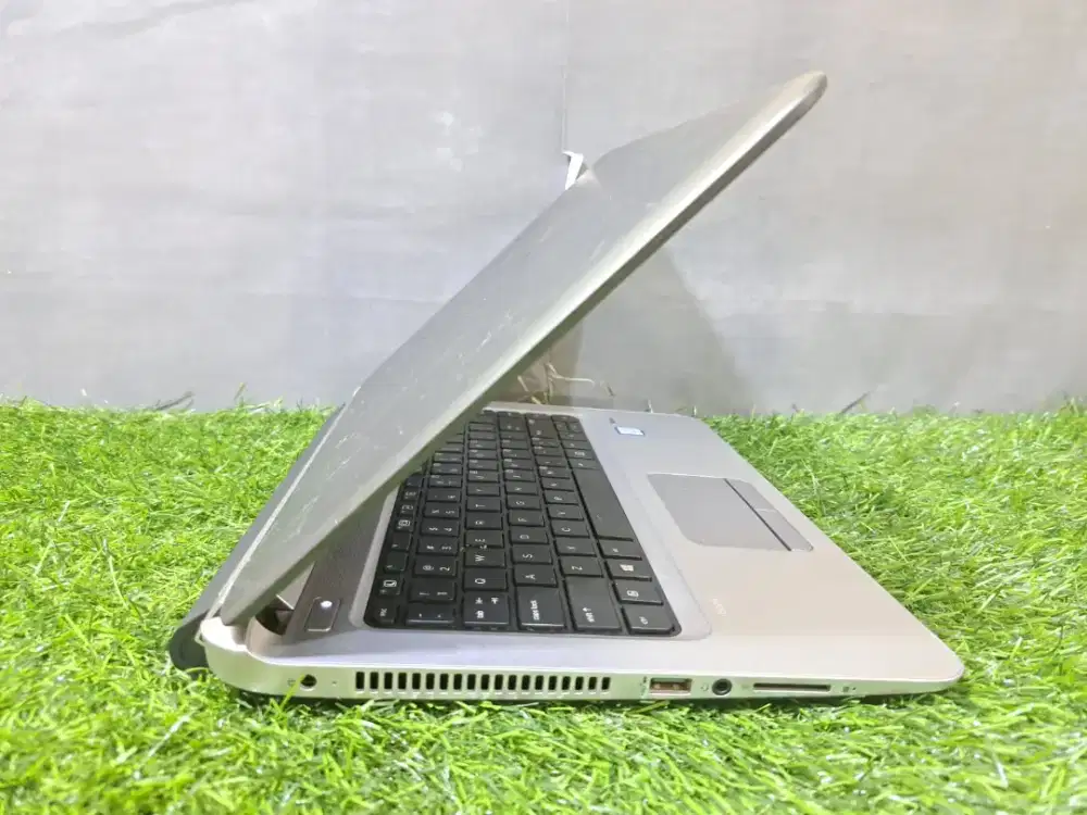 Laptop core i5 gen 6 mulus no minus siap pakai