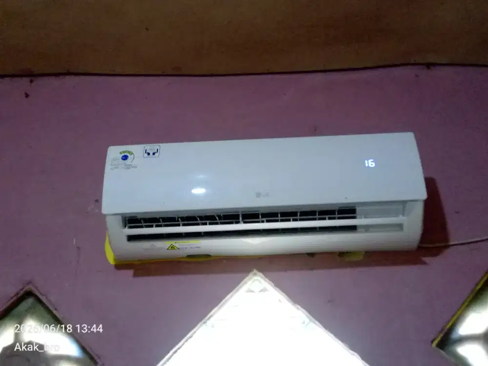 AC LG 1/2 PK Kondisi masih dingin Rp. 2.500.000 Nego Tipis
