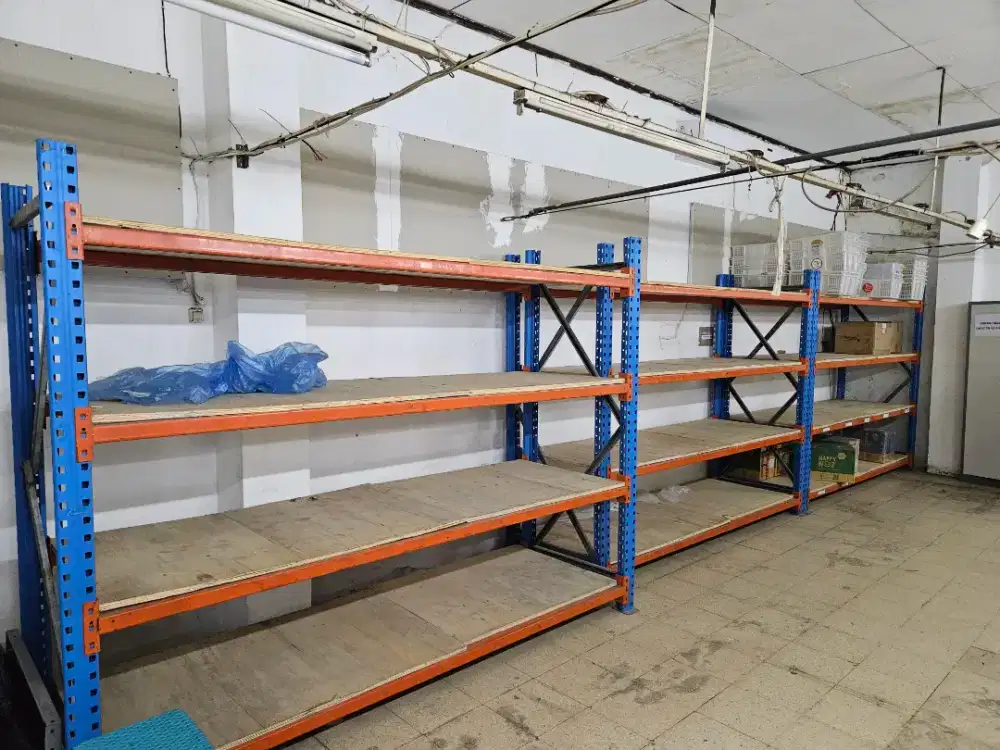 Rak besi rak gudang rak display produk kokoh