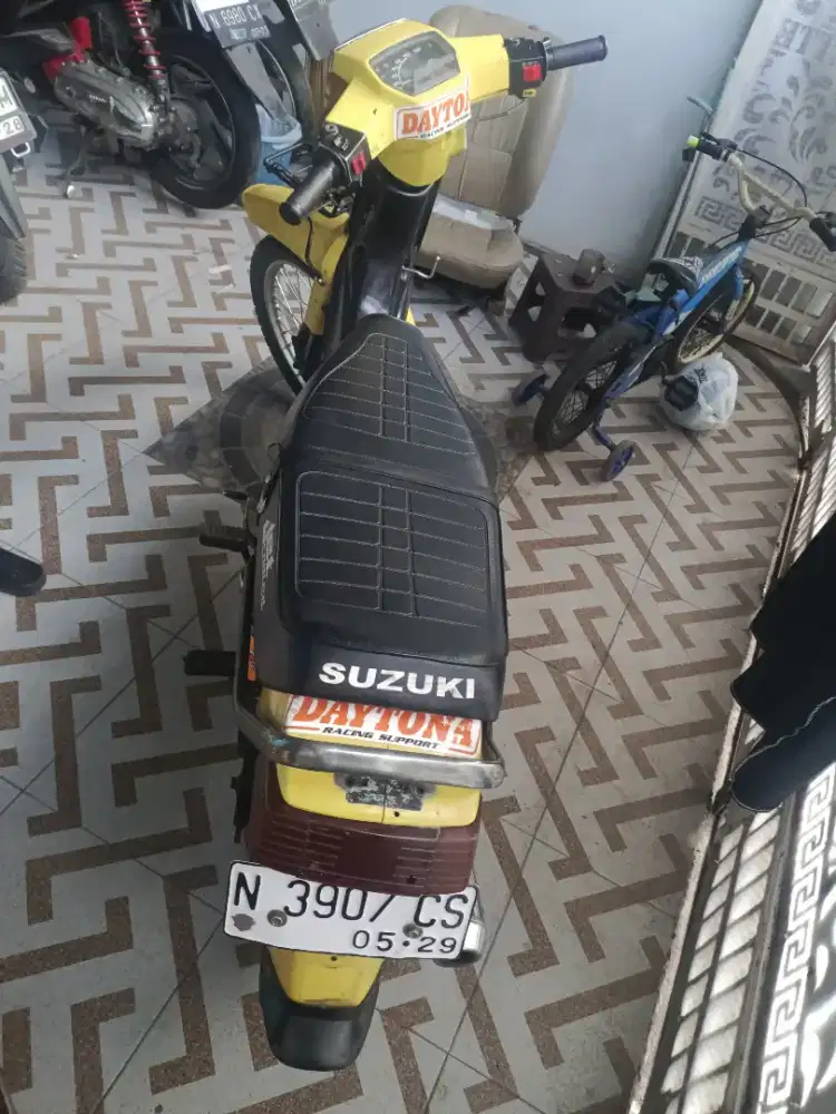 Suzuki black bravo