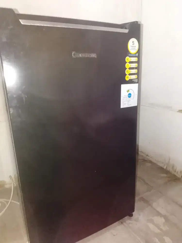 KULKAS MINI COCOK UNTUK ANAK KOST
