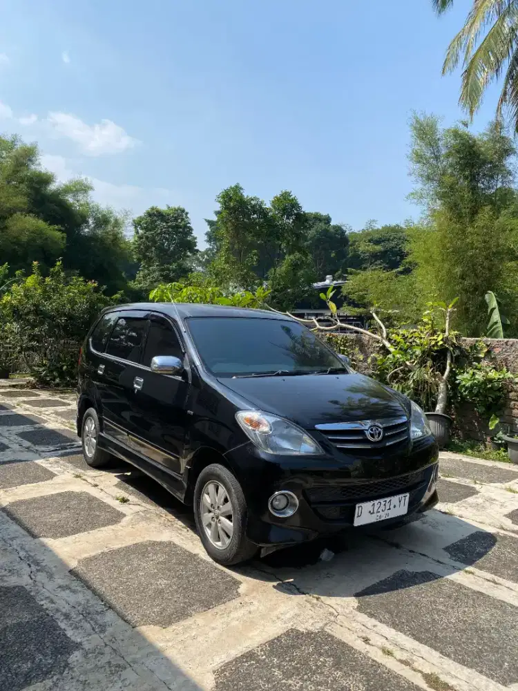 Toyota avanza s matic 2009