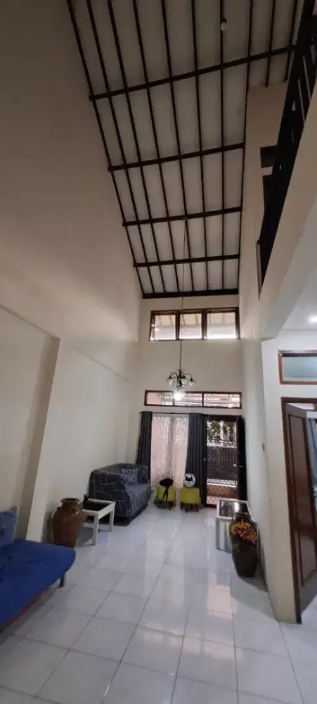 Jual cepat Rumah bagus siap huni dekat Trans Studio Turangga Buah Batu