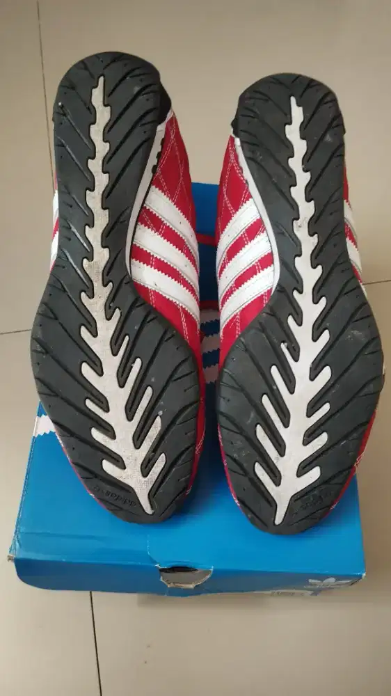 Adidas ori 100% UK 42 dipakek 2x aja