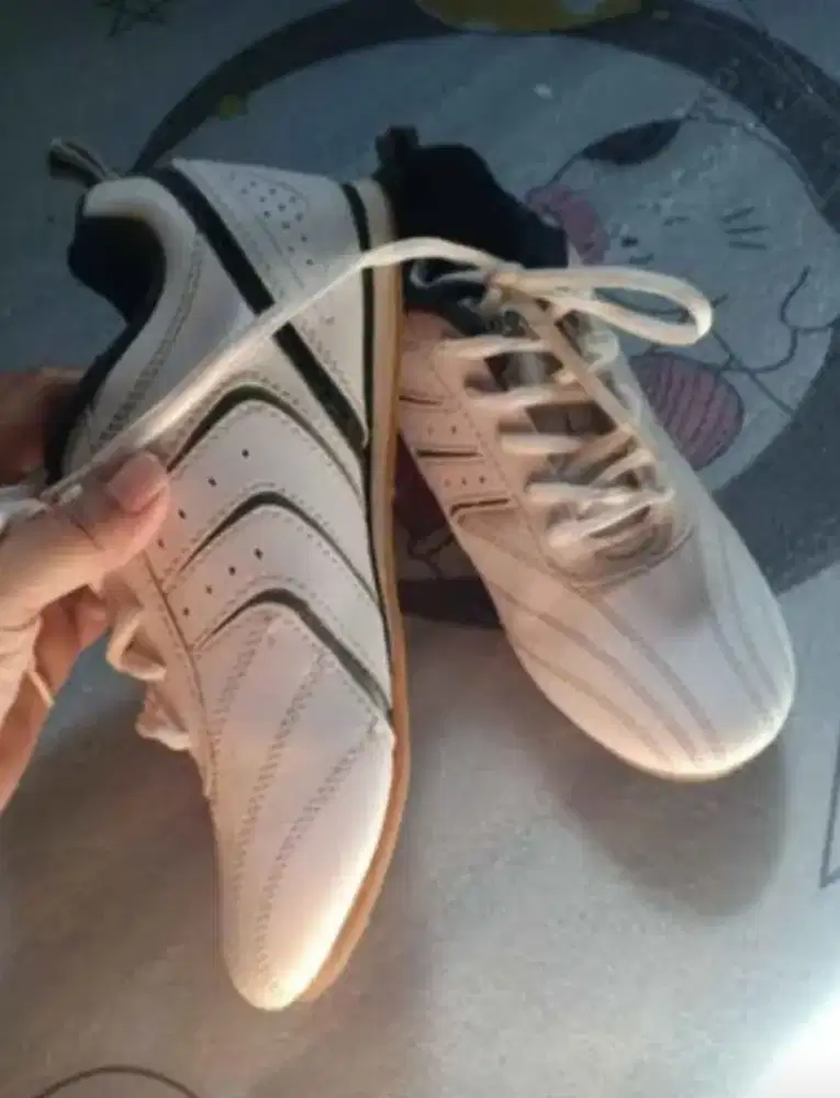 Sepatu olahraga wanita