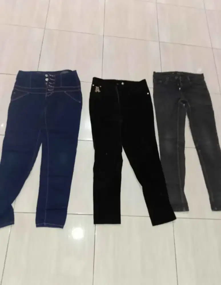 Celana jeans perempuan