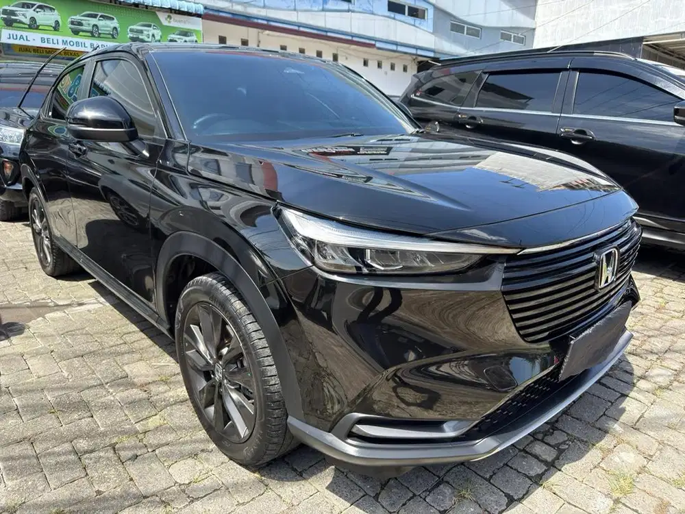 HRV 1.5 SE CVT 2023 Hitam