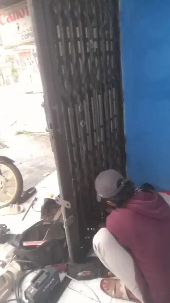 Tukang spesialis rolling door folding gate murah