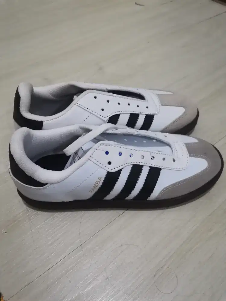 Sneakers sz 40 insole 26cm
