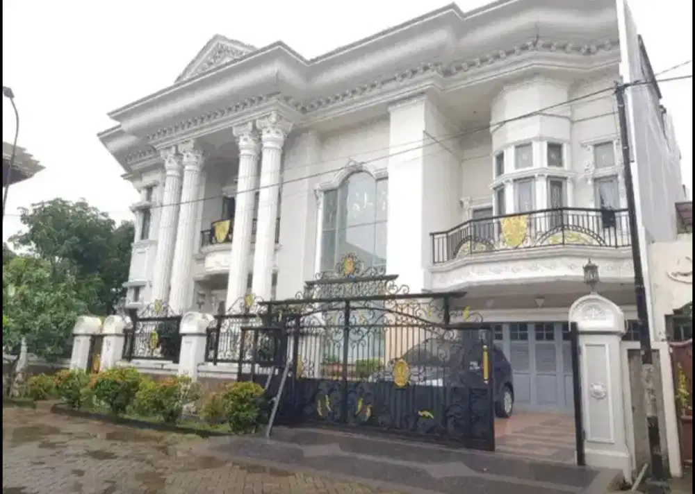 RUMAH SULTAN DI KOMPLEK ERAMAS 2000 PONDOK KOPI