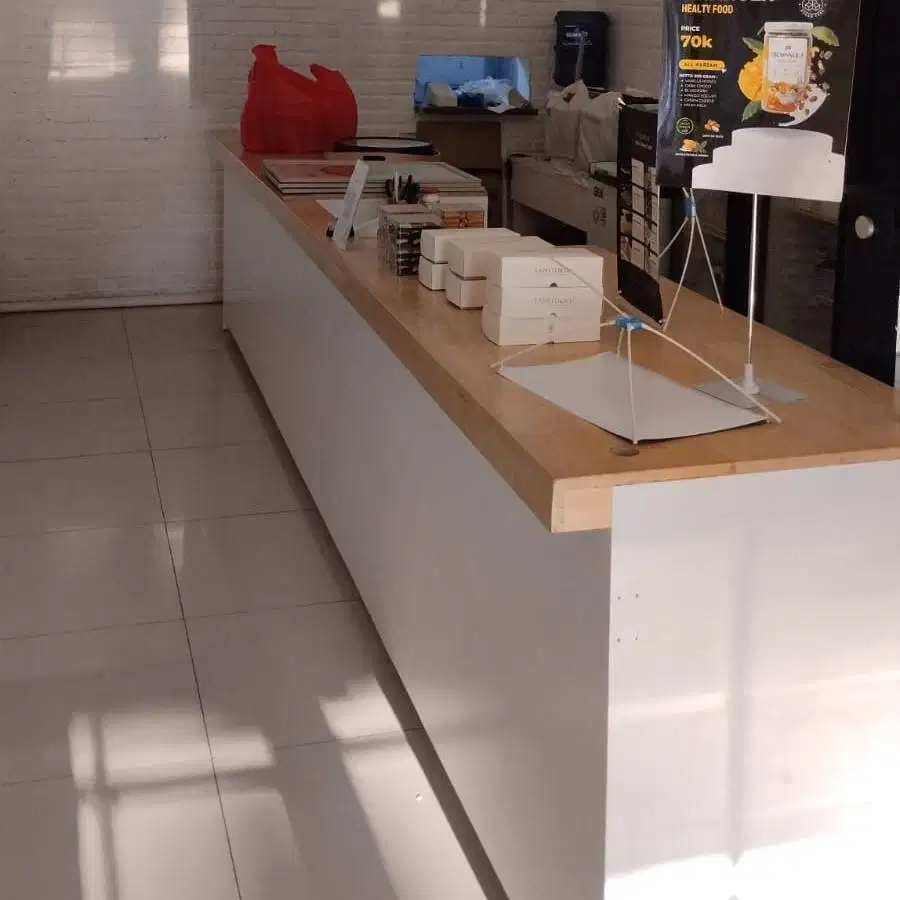 Dijual Meja Kasir dari Kayu Jati Belanda Minimalis Elegan