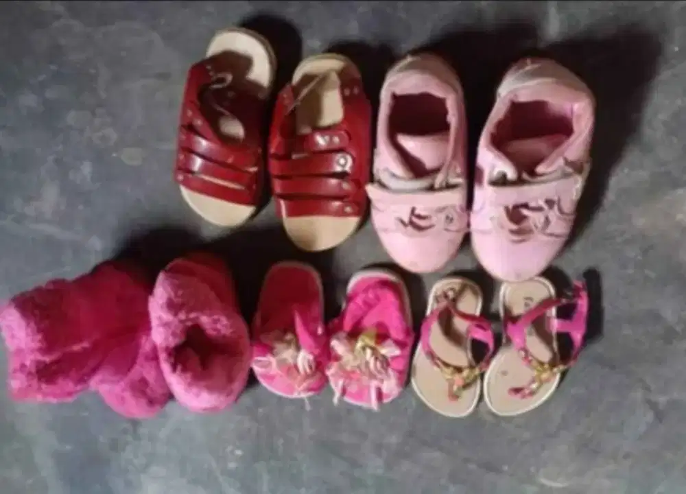 Sendal anak perempuan