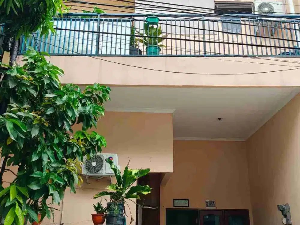 Dijual cepat dan murah Rumah 2 lantai siap huni,
berlokasi di Perumahan Harapan Baru, Dekat stasiun Cakung