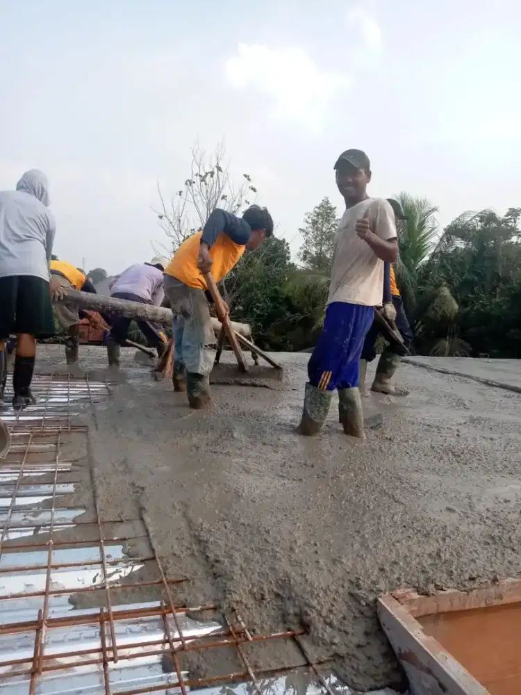 Tukang bangunan