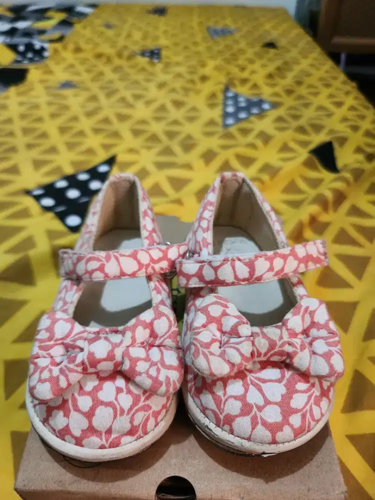 Sepatu anak balmora