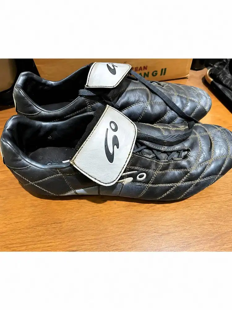 Sepatu Bola Hitam Brand GO Size 47 fit 46 Second Mulus Siap Pakai