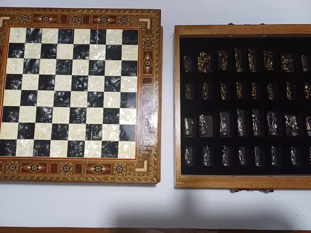 Set Catur / Chess Metal Luxury Size 30 cm x 30 cm