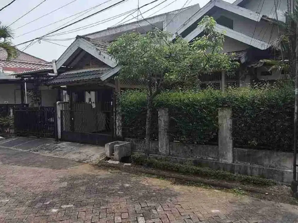 Rumah bagus akses 2 jalan di Bintaro sektor 5