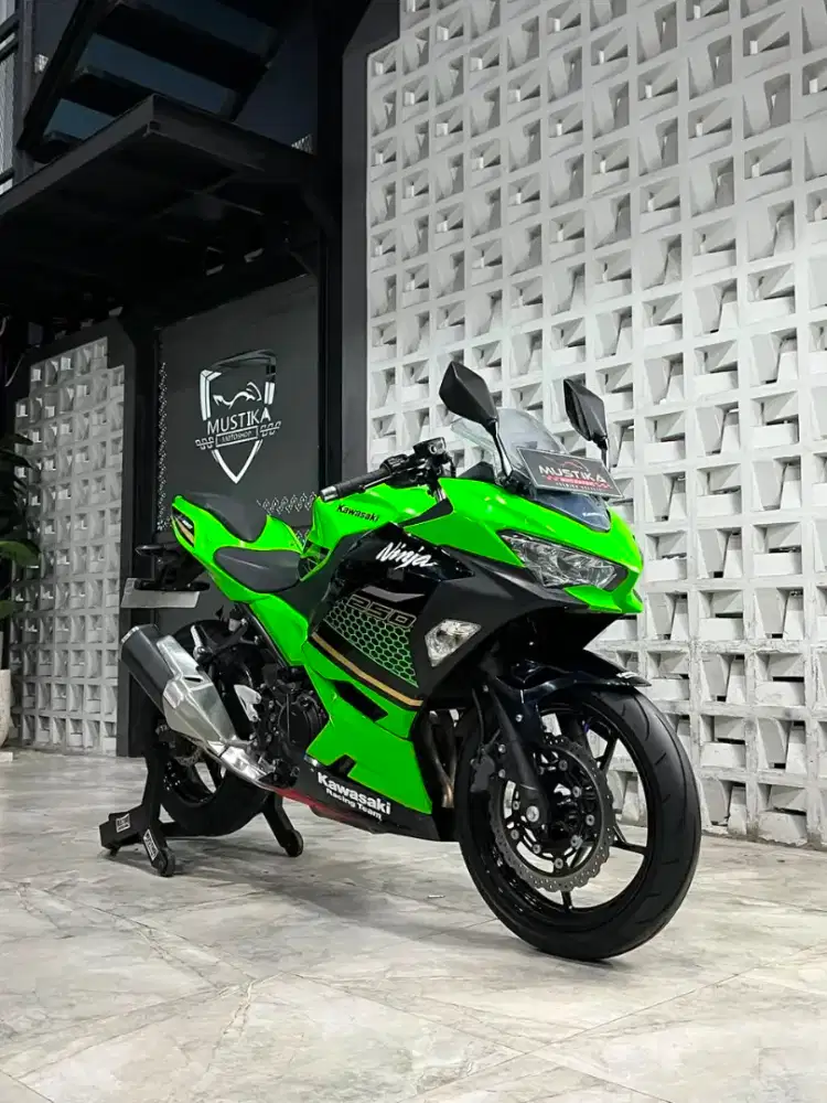KAWASAKI NINJA 250 KRT 2019 - Chintia Mustika