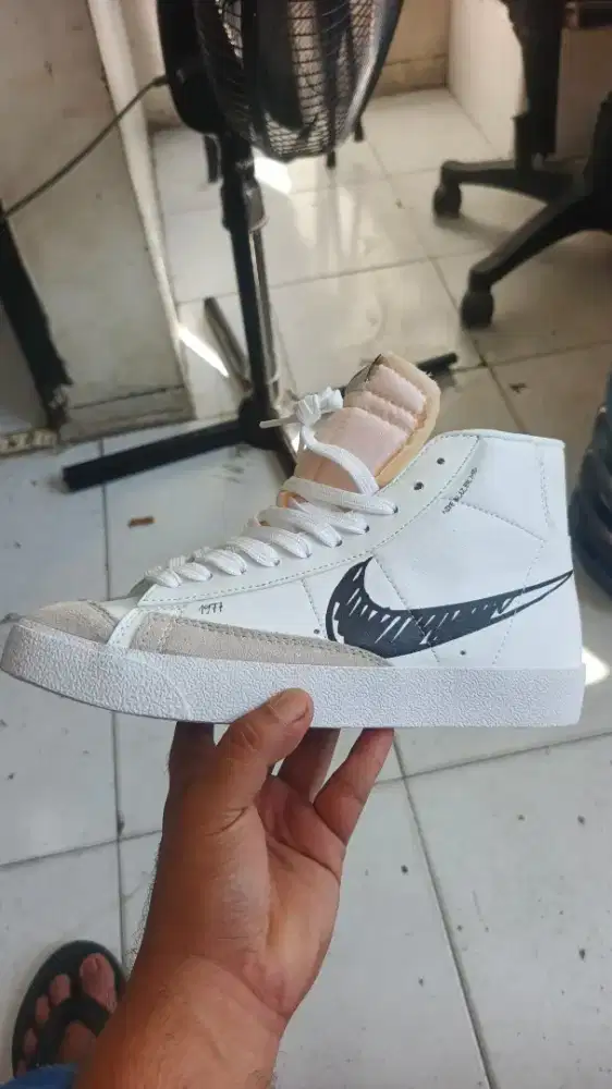 Sepatu Nike blazer mid size 41/42