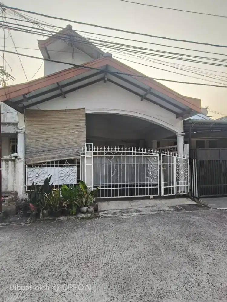 Rumah second dijual dalam perumahan strategis Cimanggis Depok 900jt