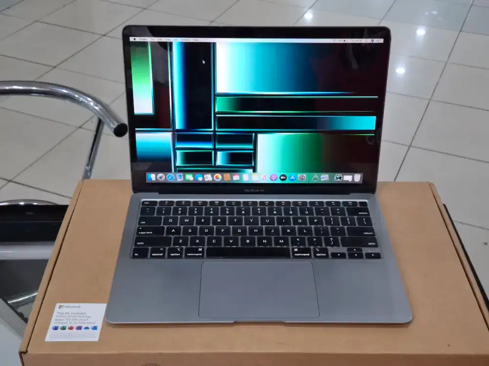 Macbook Air Retina 2020 Ram 8 GB SSD 256 GB