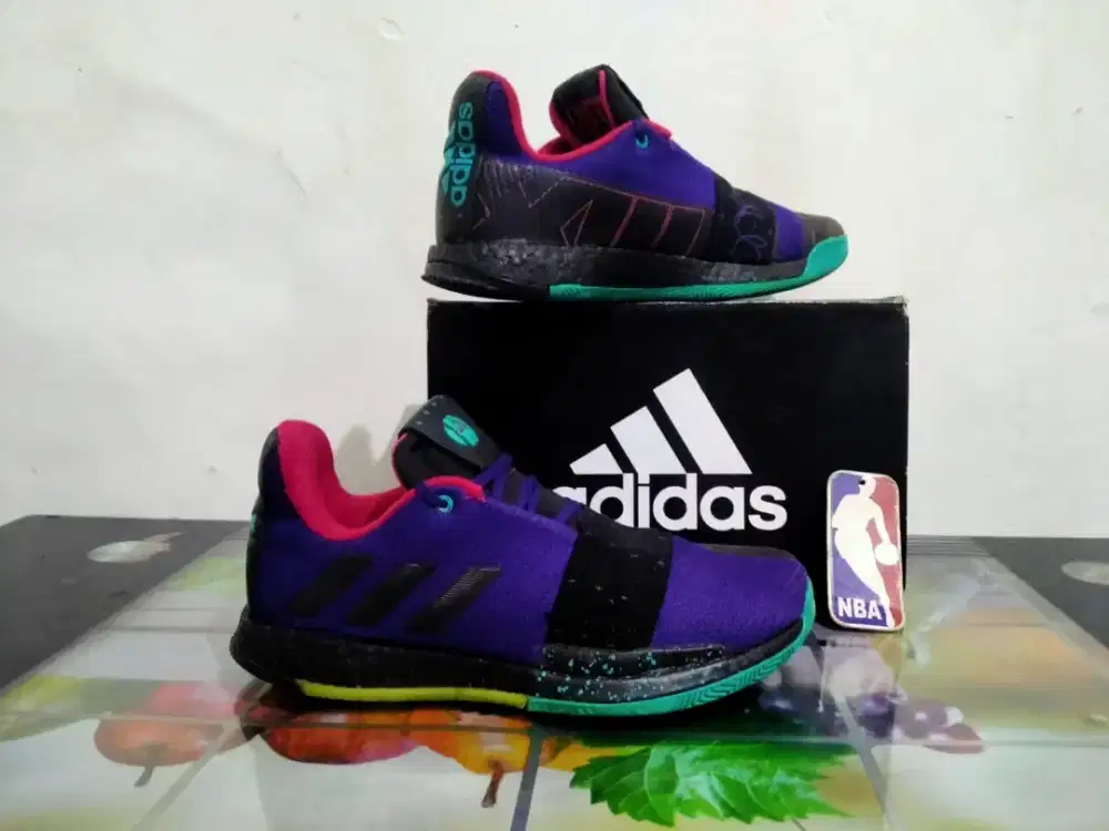 Sepatu Basket Volly Adidas Harden vol 3 keren