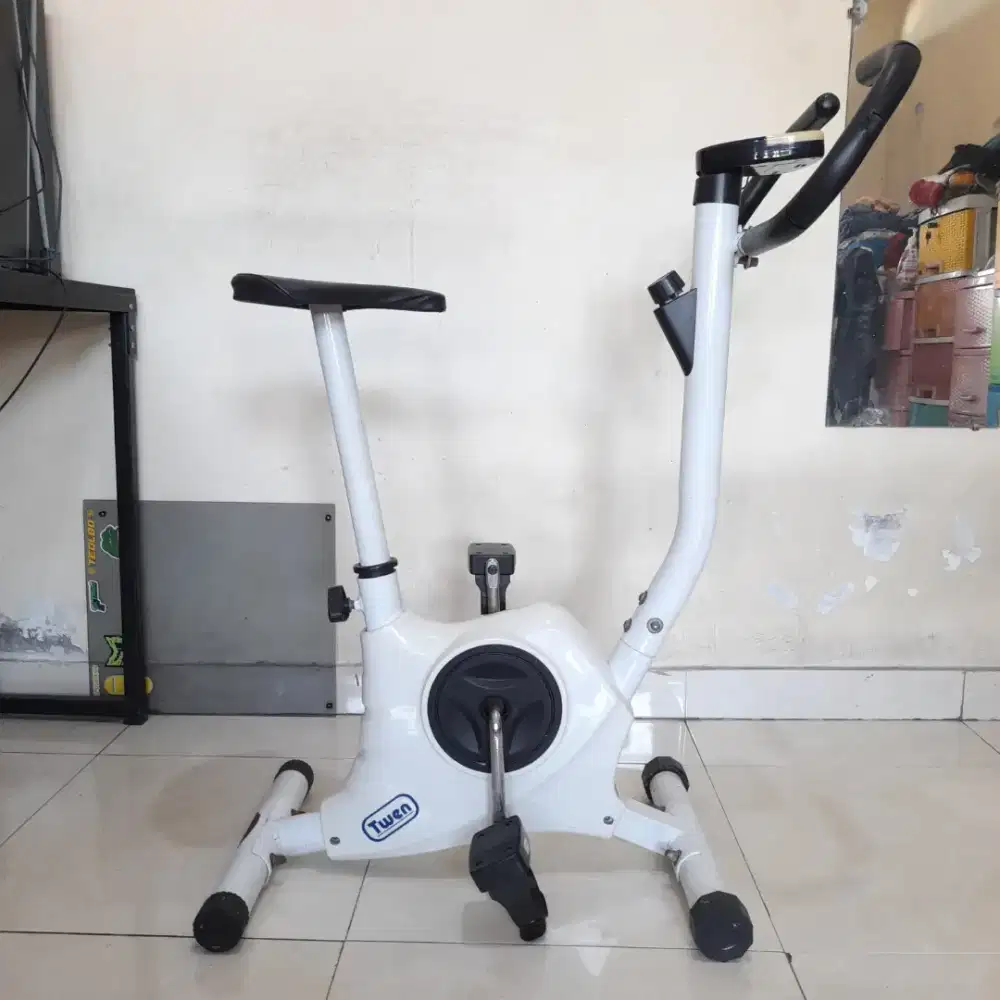 sepeda statis Twen BB379