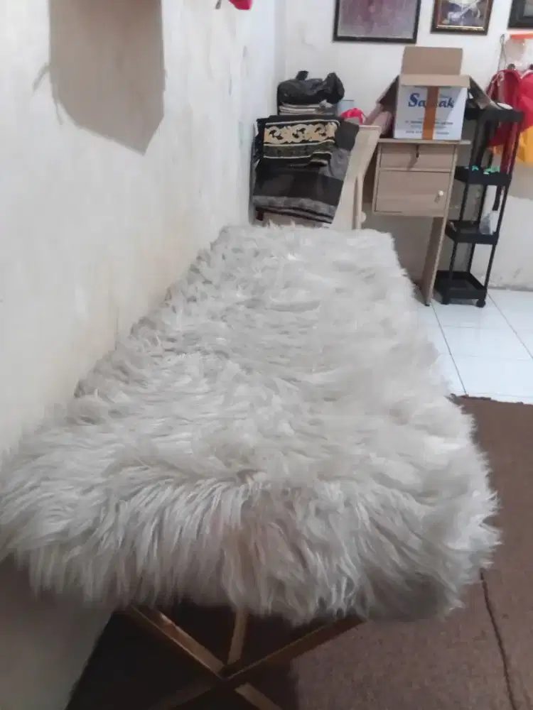 Dijual Kursi berbulu