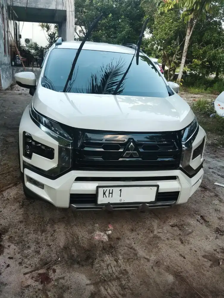 Jual expander cross Manual Tranmisi 2023 putih mutiara