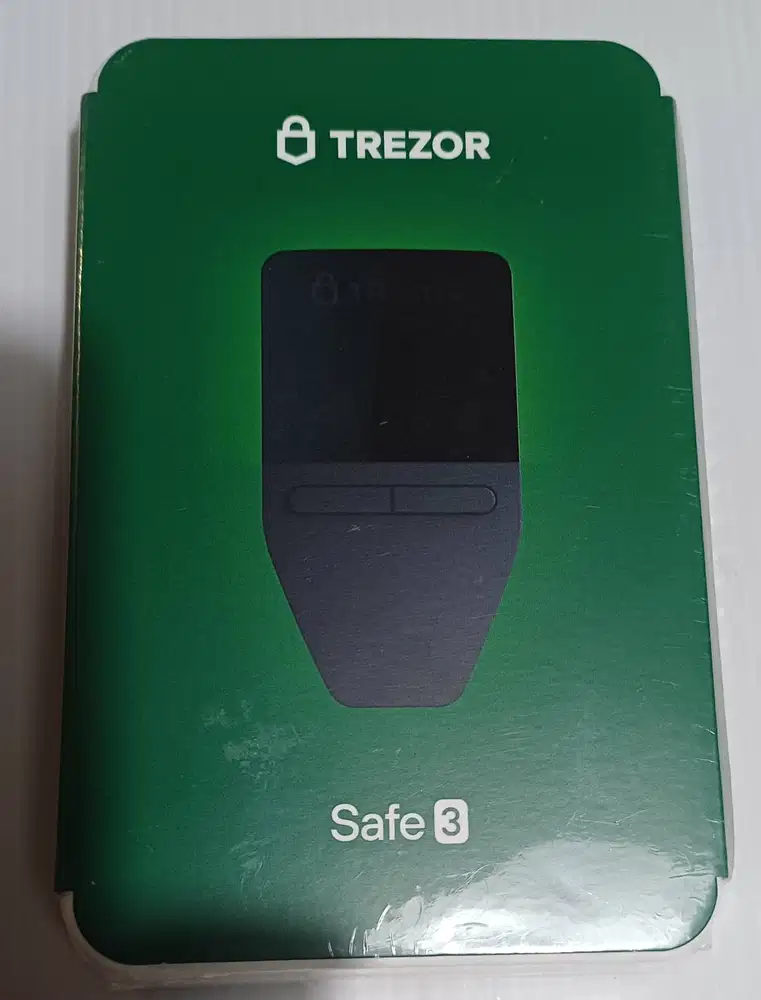 Dompet Crypto Hardware Wallet Trezor Safe 3