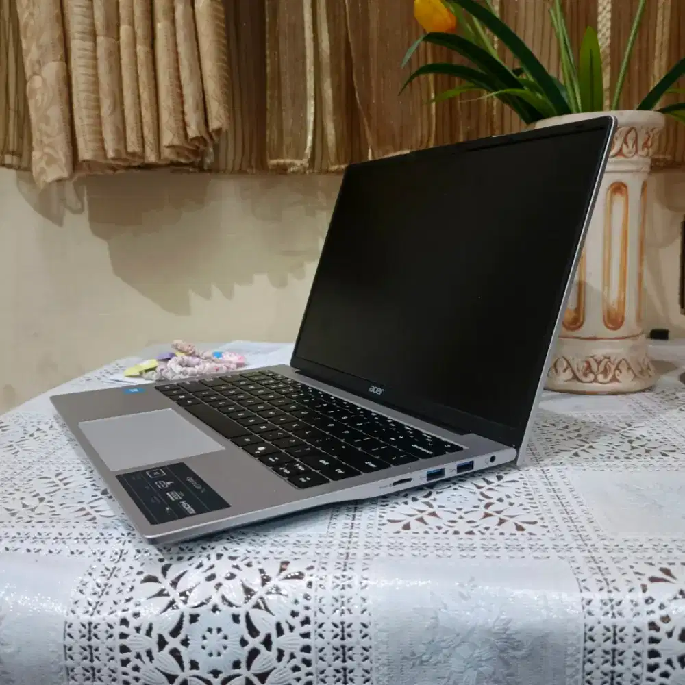 Laptop Acer + mouse + Tas