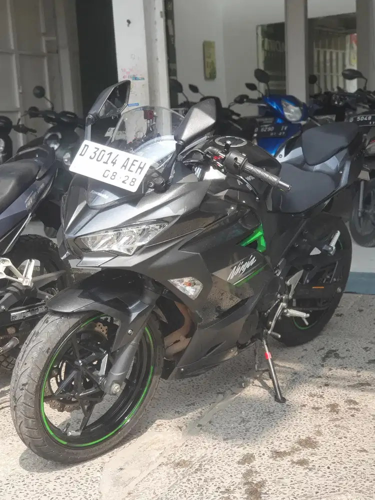 Kawasaki Ninja 250 FI Tahun 2023