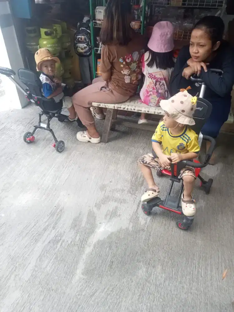 Art plus momong anak kembar