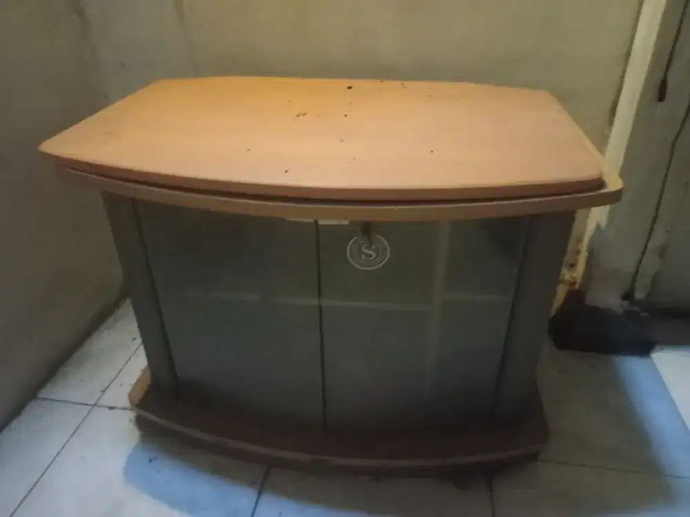 Meja tv.masih.bagus tutup normal semua