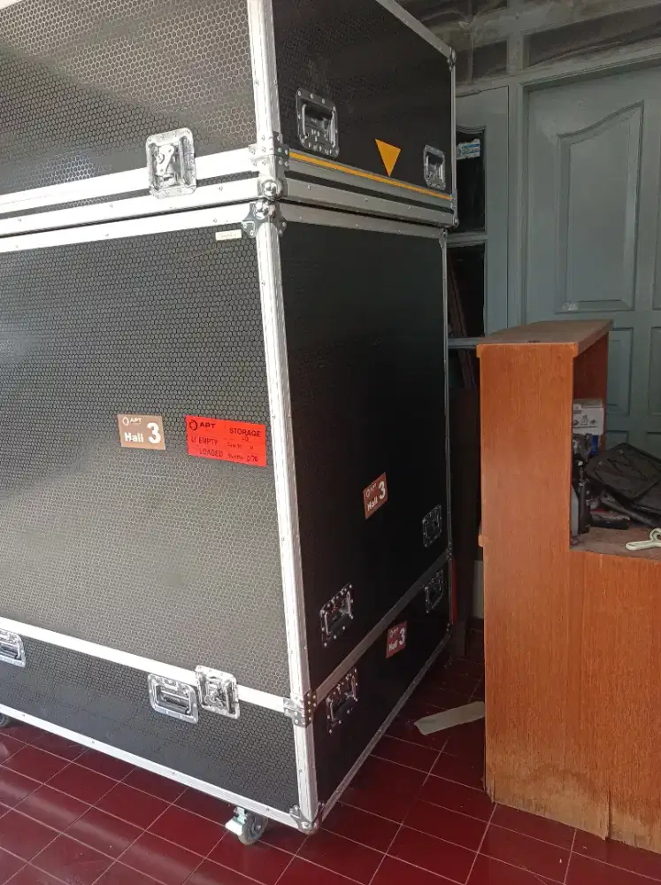 Box hardcase serba guna
