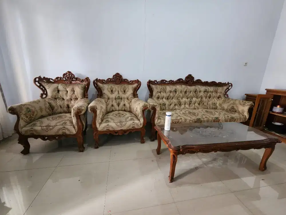 Di jual cepat 1 set furniture semua dari kayu jati