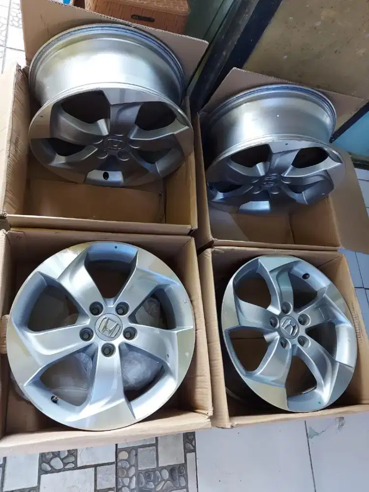 Velg Honda HRV type E 2017 OEM Comotan Ori 4pcs Masih Mulus Gress