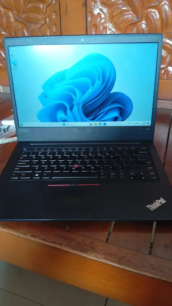 Thinkpad E480 core i3 gen 8 Ram 8 ssd nvme 128