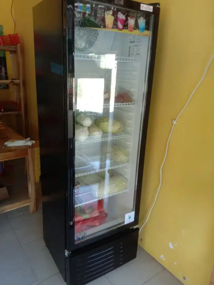 Dijual SHOWCASE