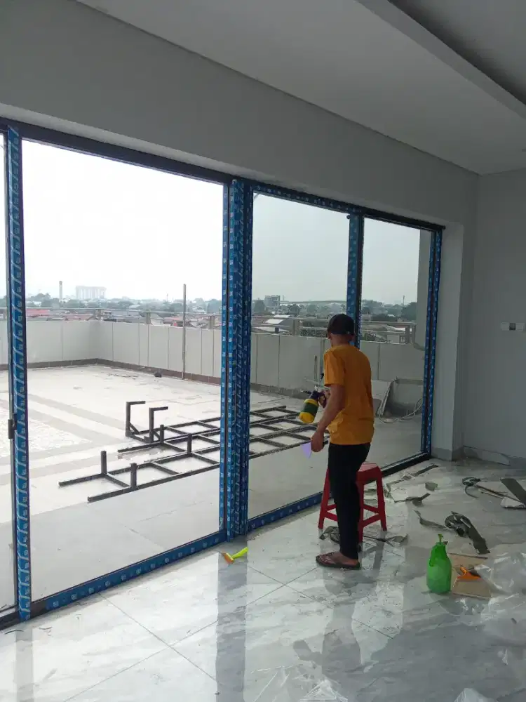 Jasa pemasangan kaca film rumah