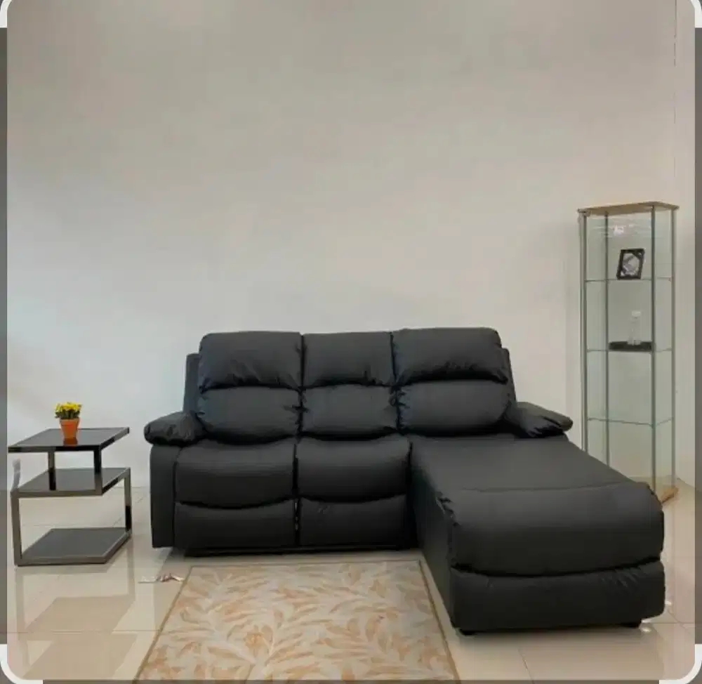 Sofa Liverton  L Sectional Kulit Hitam