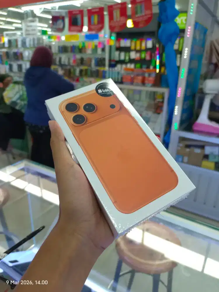 Mau jual dbli iphone 17 pro lengkappp eks garansi ibox