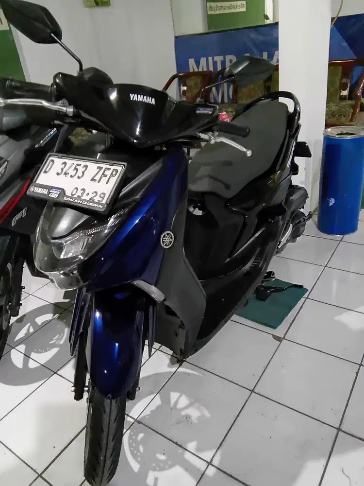 Yamaha Gear 125 Tahun 2024 warna biru