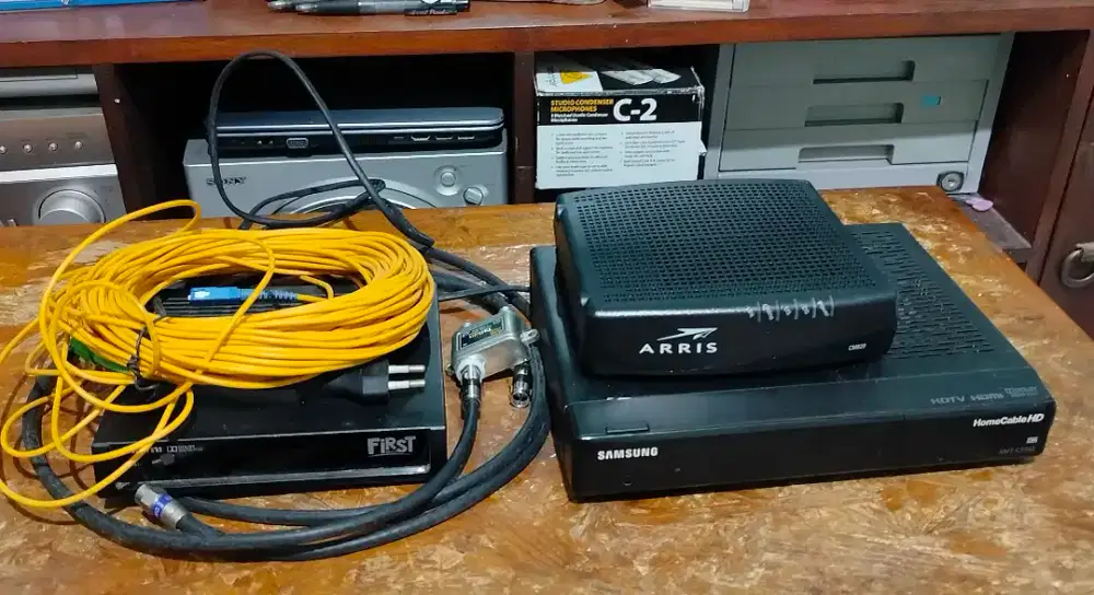Modem dan kabel tanpa adptor