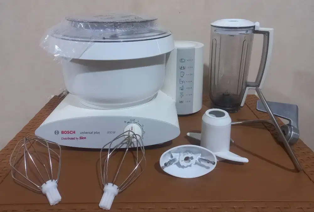 Mixer Bosch Universal Plus(800 Watt)