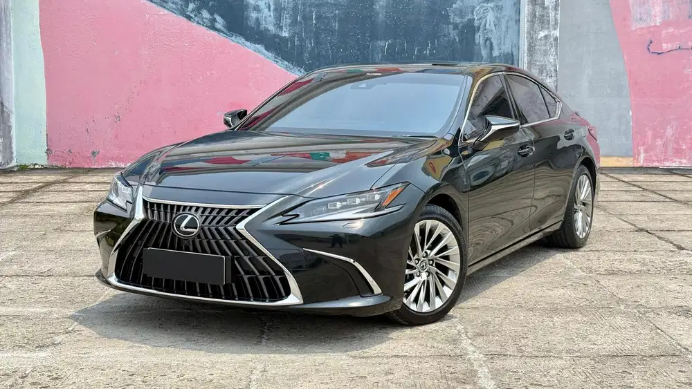 [KM 7.000 PERAK]LEXUS ES300H HYBRID ULTRA LUXURY AT 2025 LIKE NEW 2024